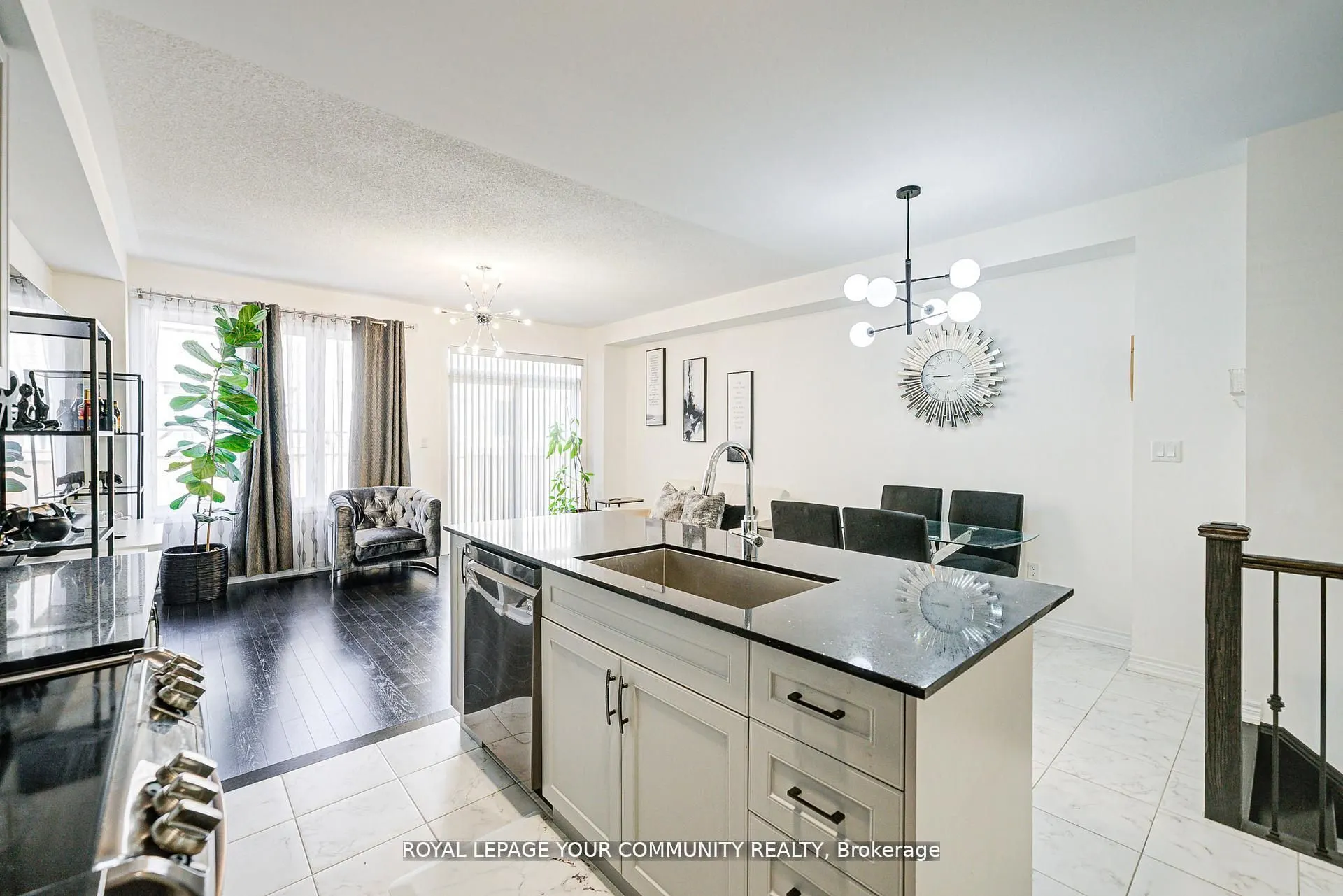 16 Angelfish Road