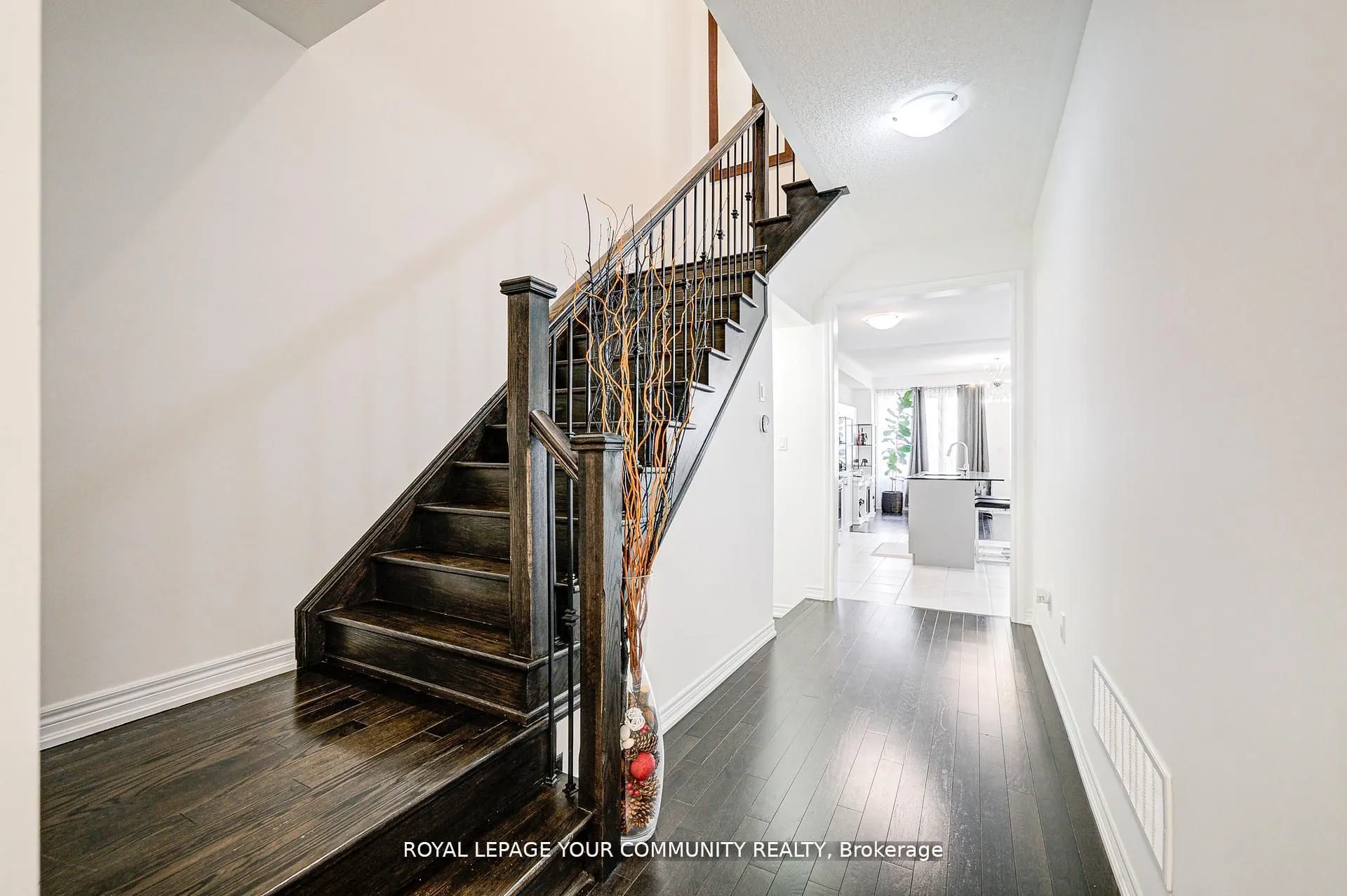 16 Angelfish Road