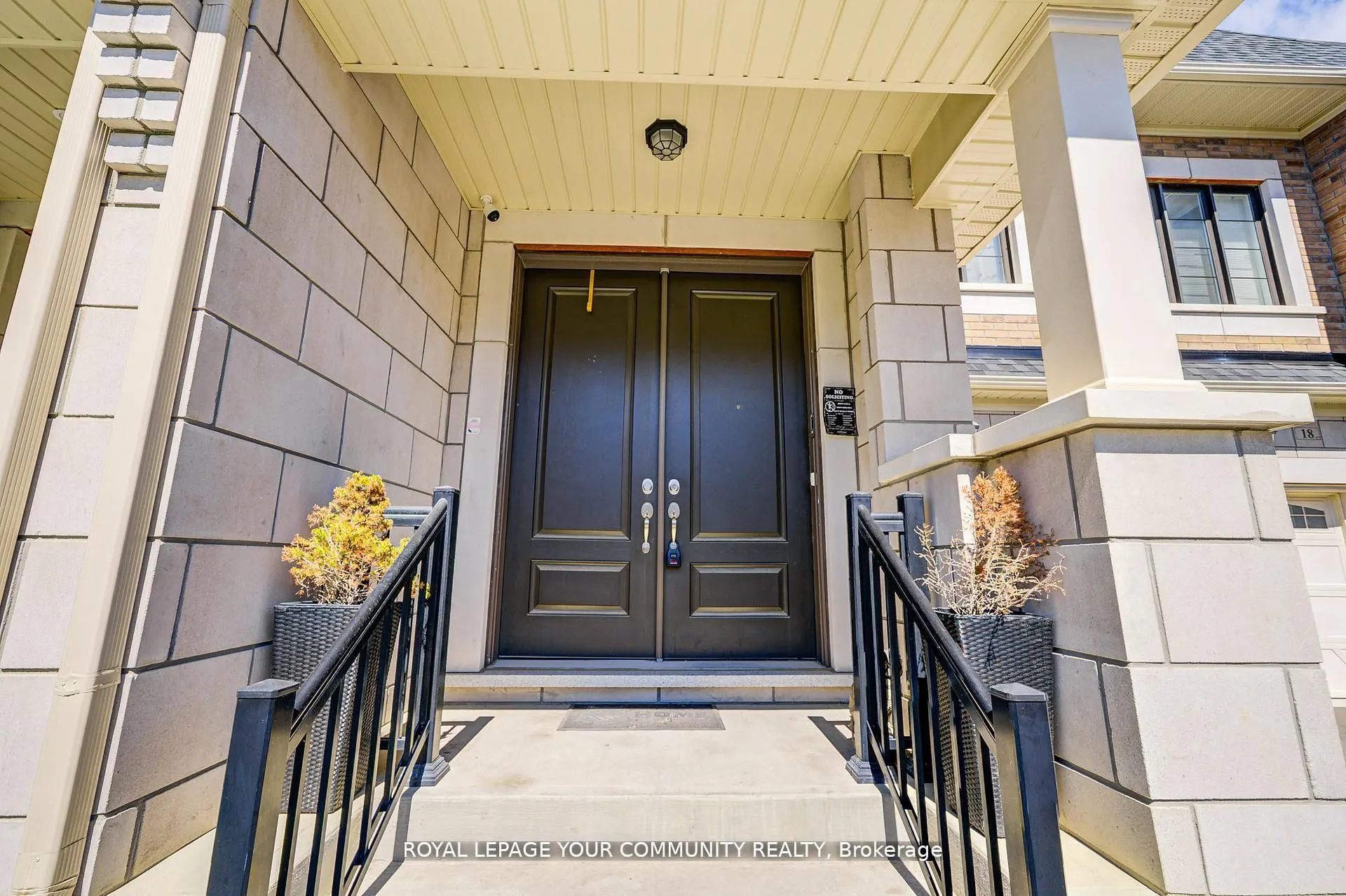16 Angelfish Road