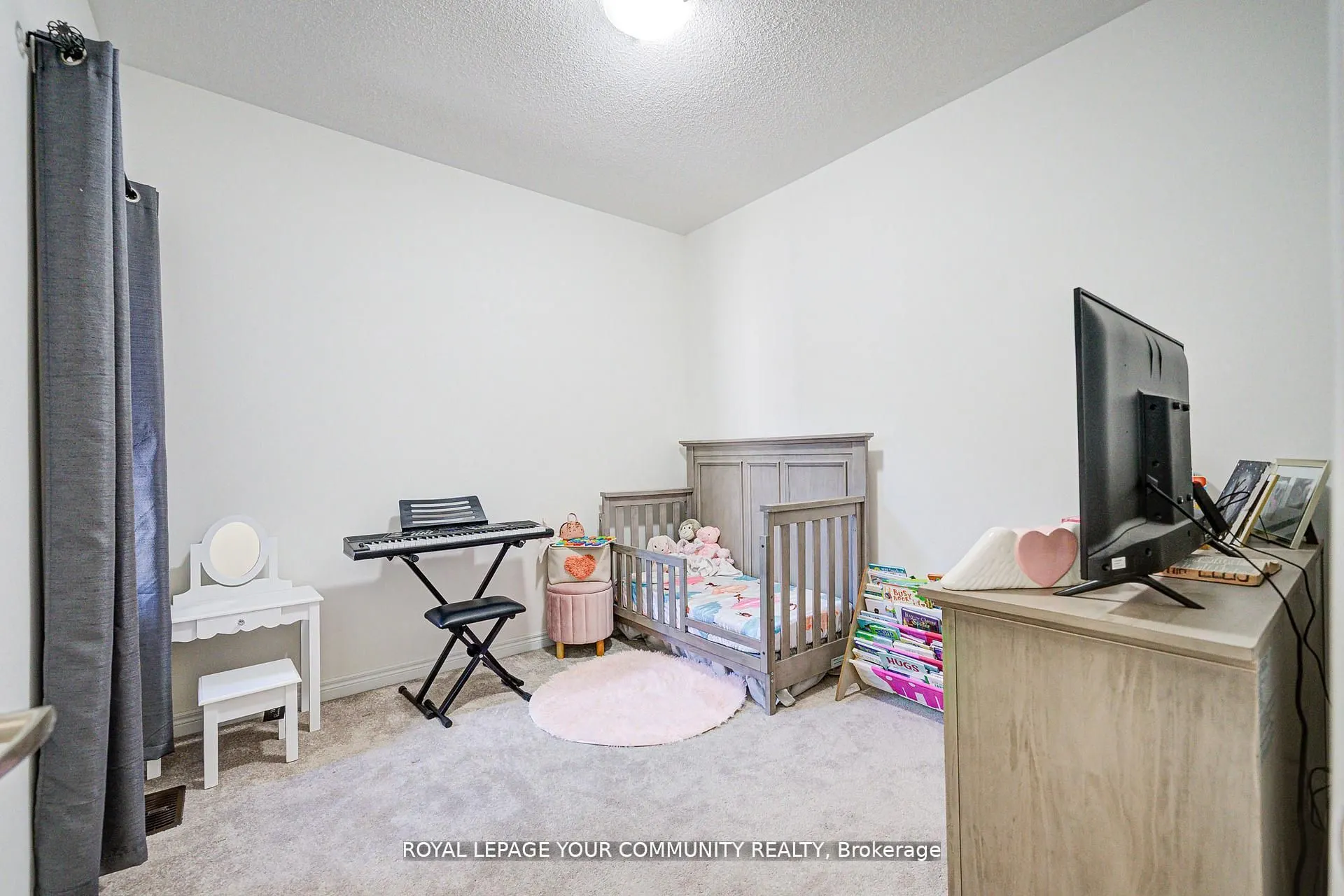 16 Angelfish Road