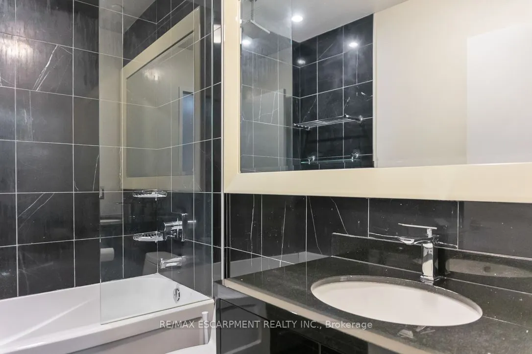 88 Park Lawn Road, #607