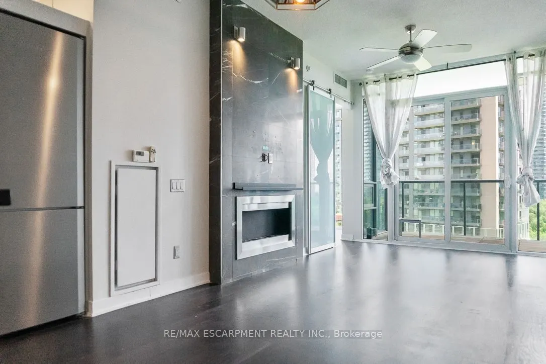 88 Park Lawn Road, #607