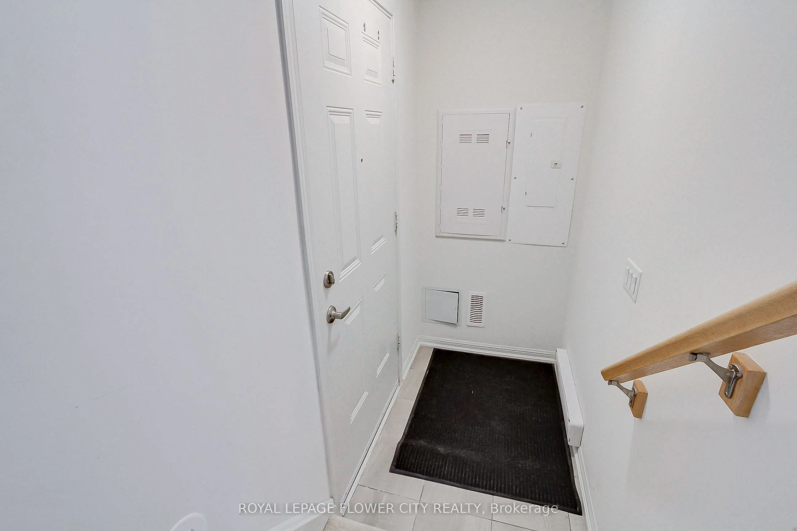 1 Beckenrose Court, #21