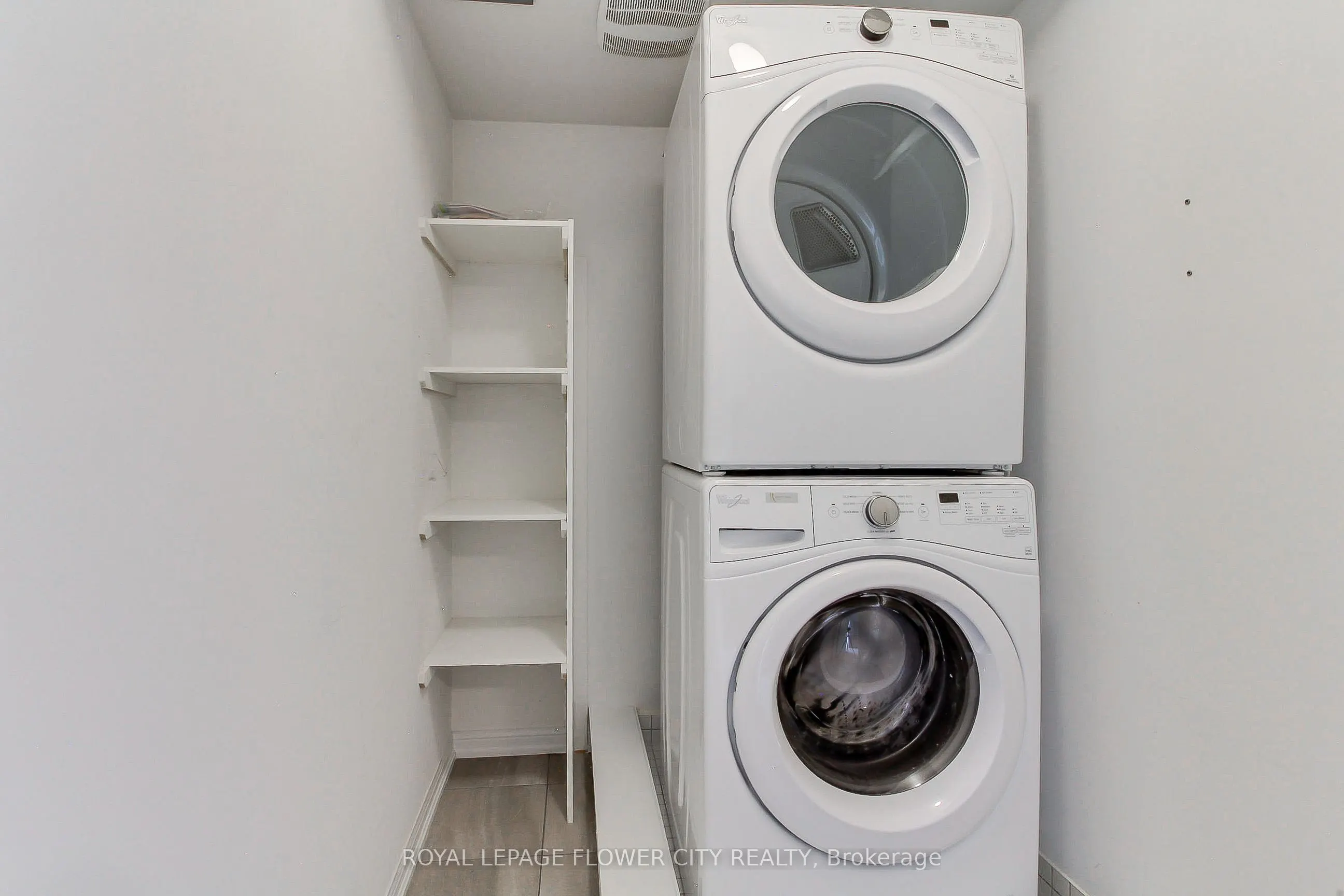 1 Beckenrose Court, #21