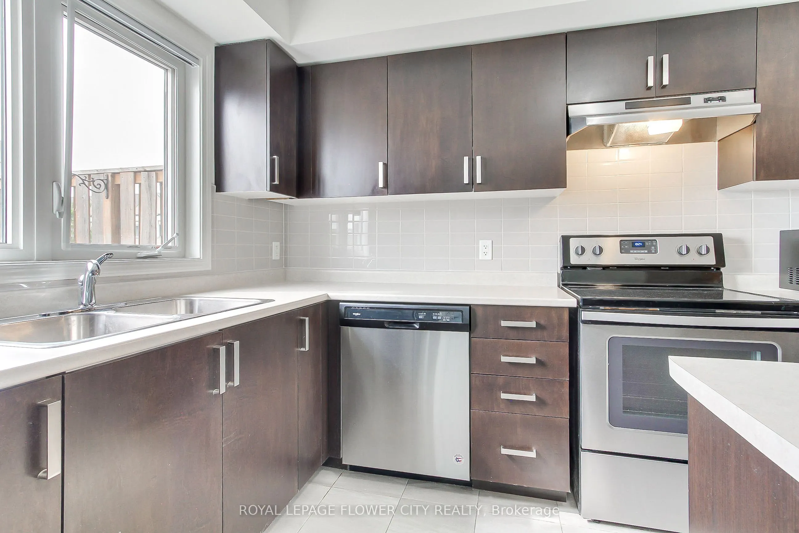 1 Beckenrose Court, #21