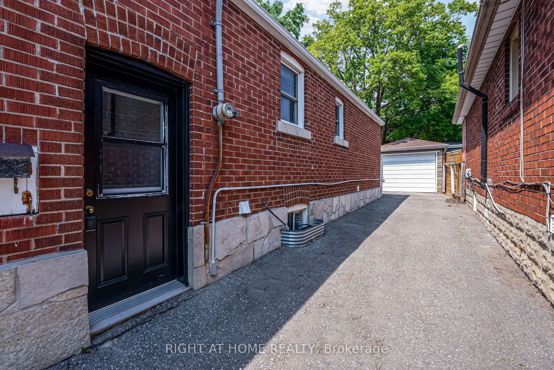 6 Struthers Street