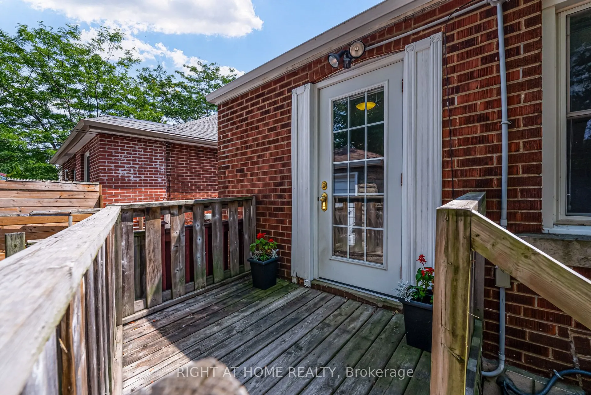 6 Struthers Street