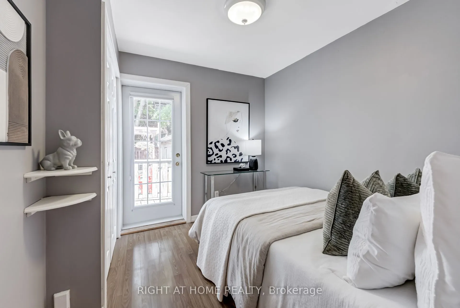 6 Struthers Street