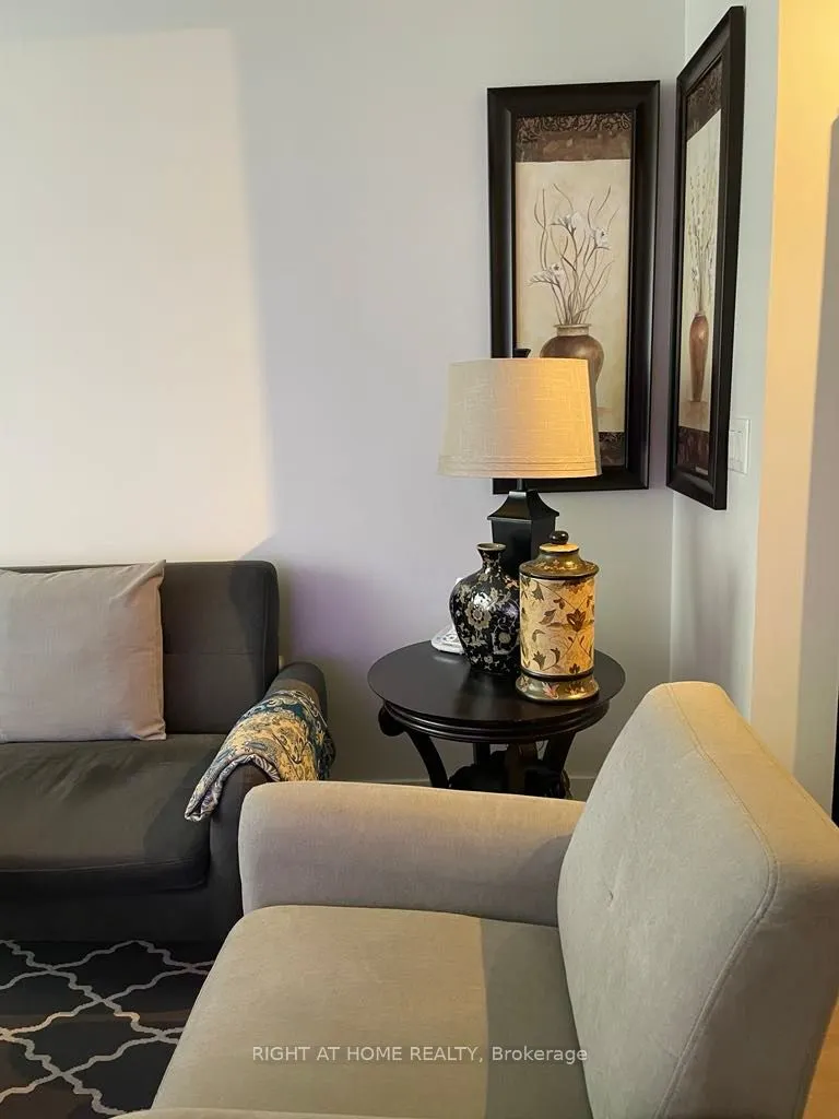 5220 Dundas Street, #D319