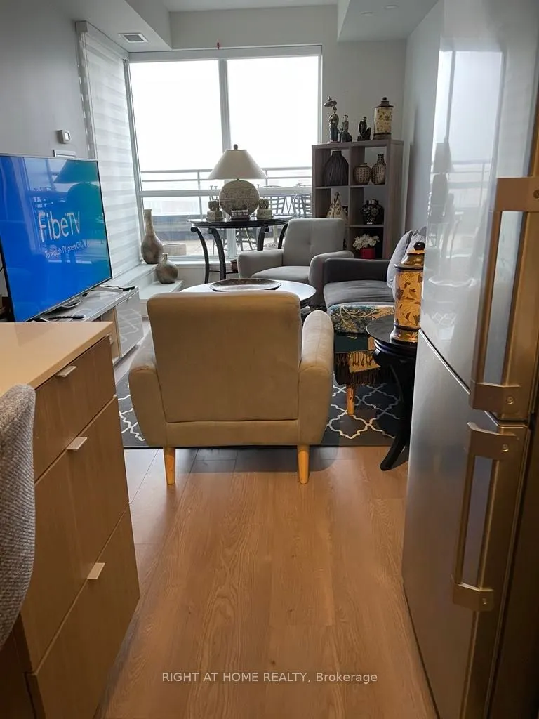 5220 Dundas Street, #D319