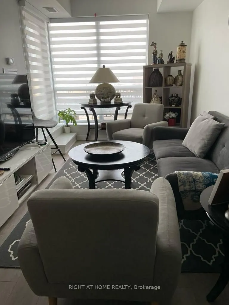 5220 Dundas Street, #D319