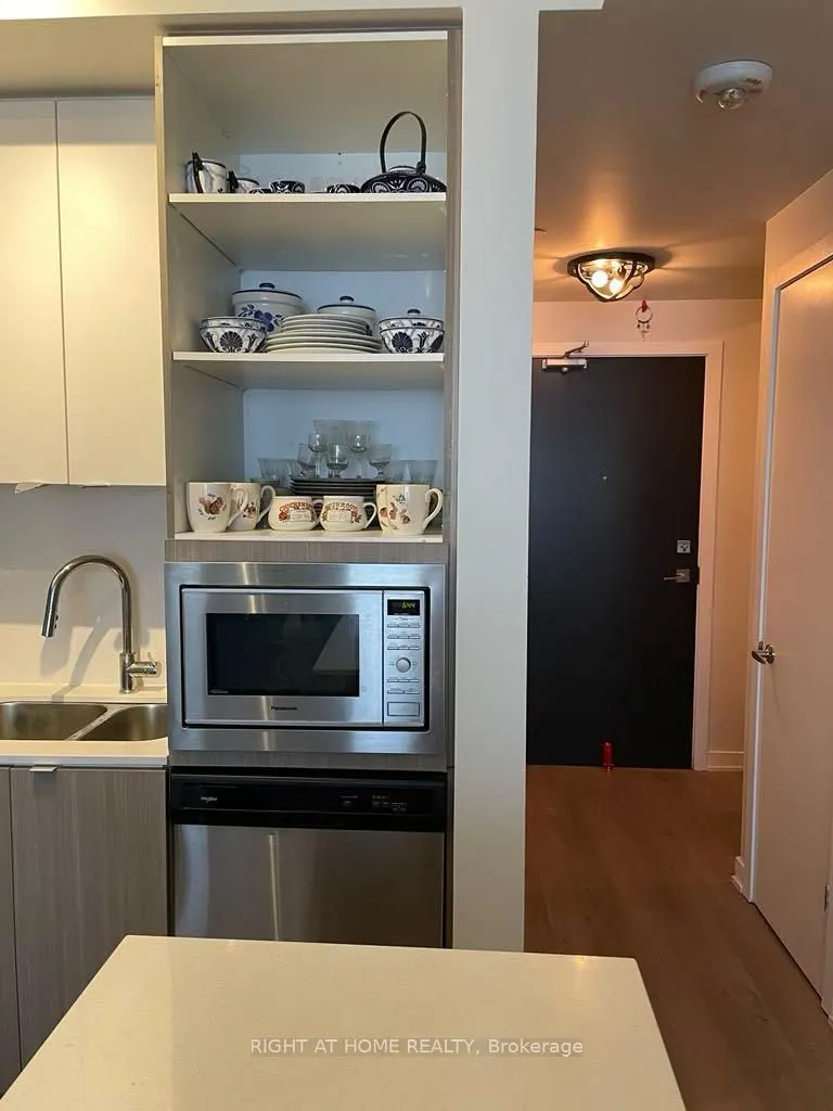 5220 Dundas Street, #D319
