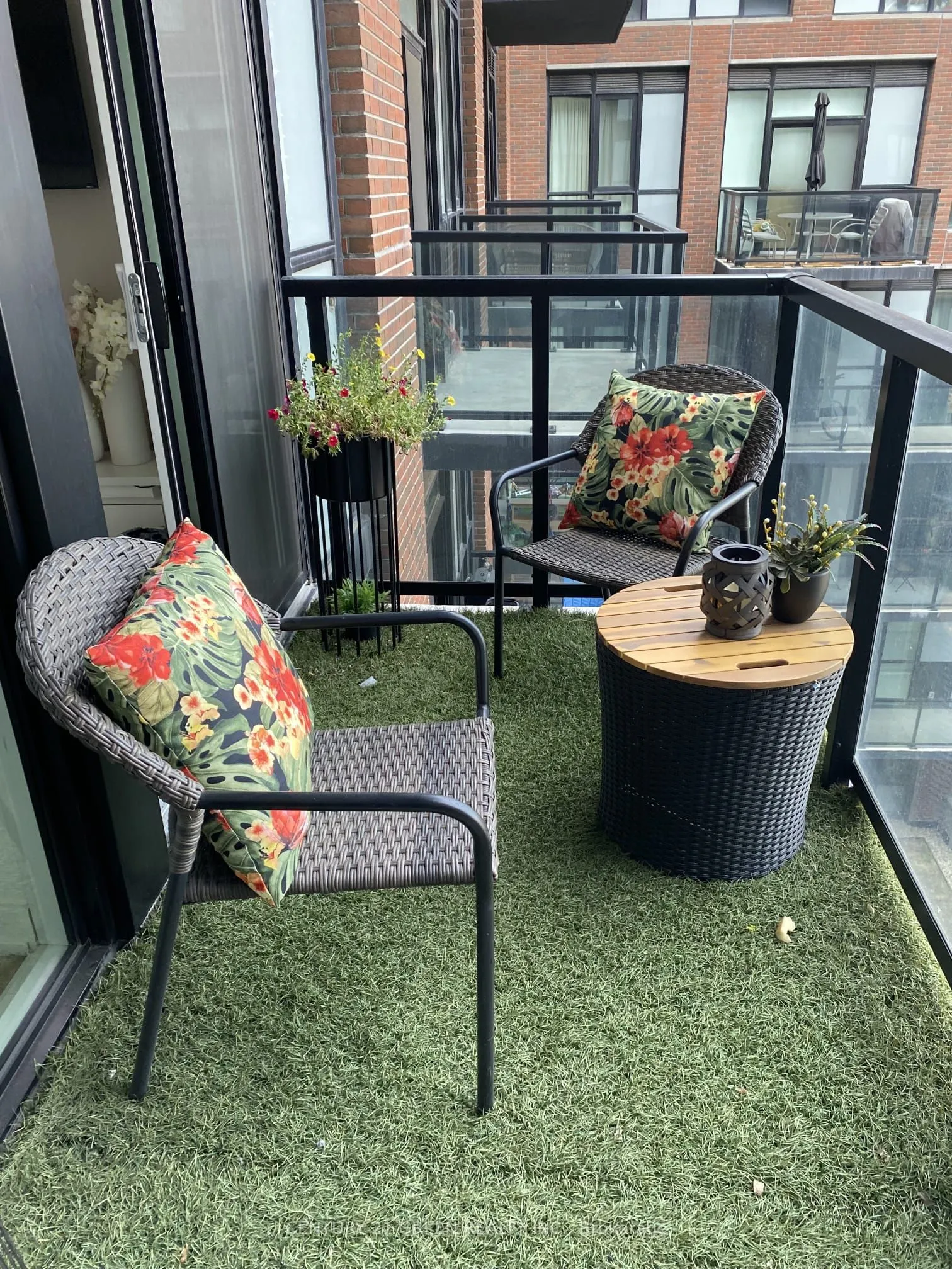 2300 St. Clair Avenue W, #613
