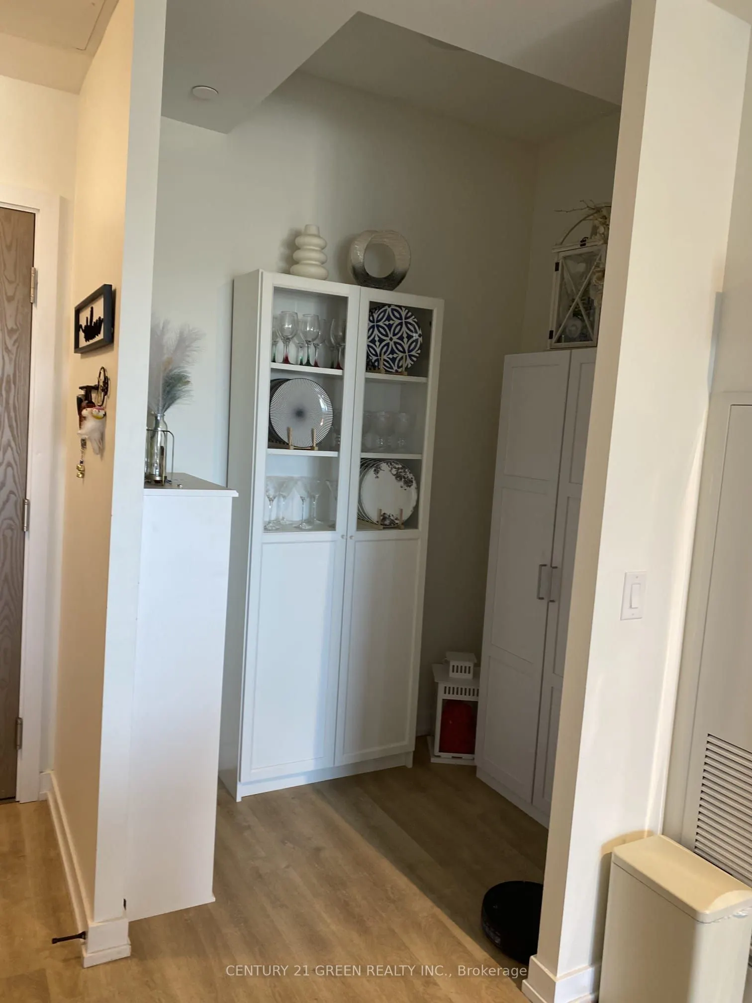 2300 St. Clair Avenue W, #613