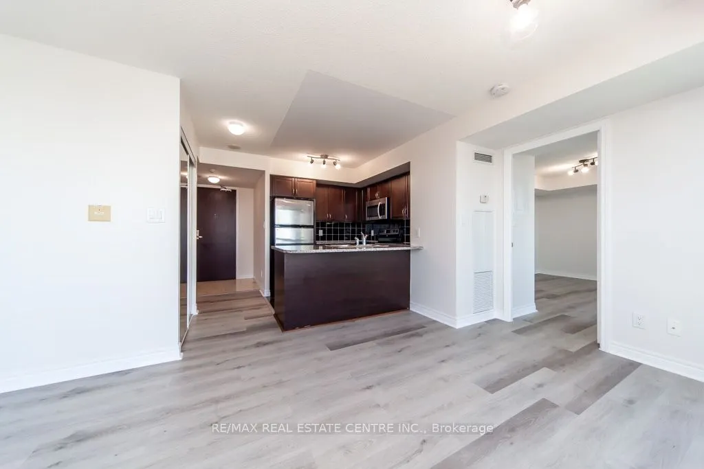 208 Enfield Place, #2701