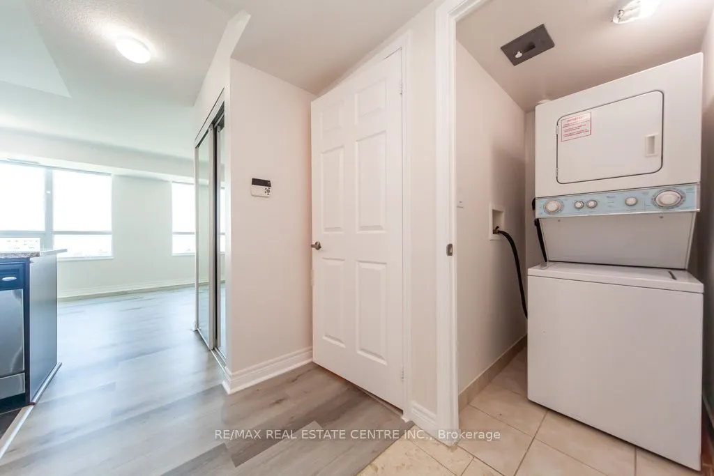 208 Enfield Place, #2701
