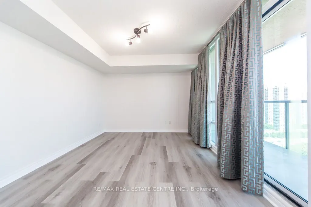 208 Enfield Place, #2701