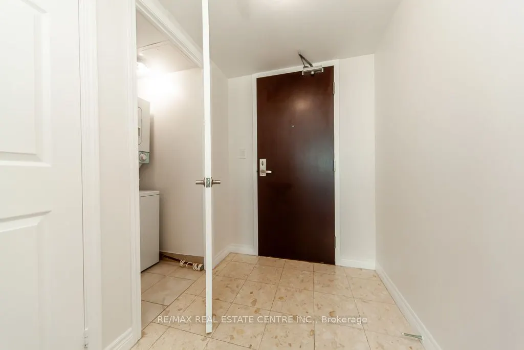 208 Enfield Place, #2701