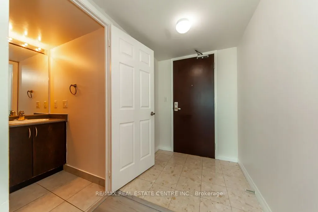 208 Enfield Place, #2701