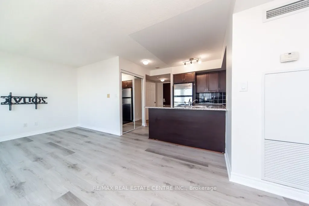 208 Enfield Place, #2701