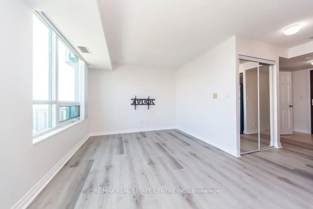 208 Enfield Place, #2701