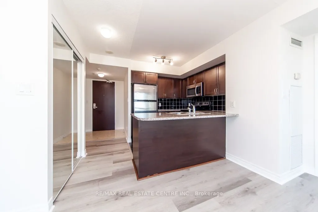 208 Enfield Place, #2701