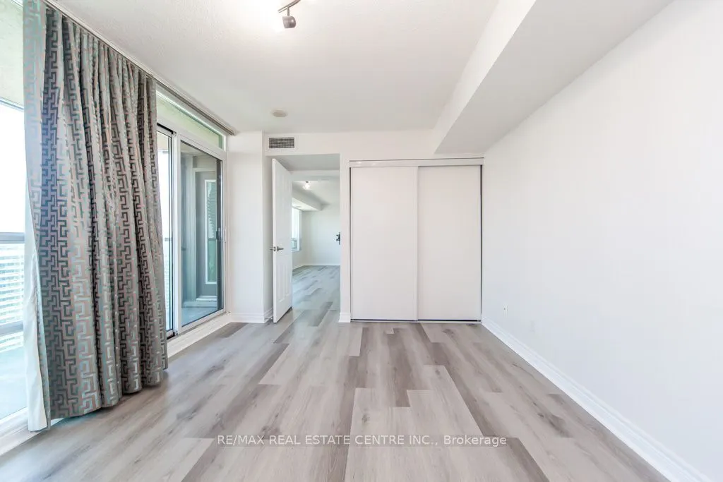 208 Enfield Place, #2701