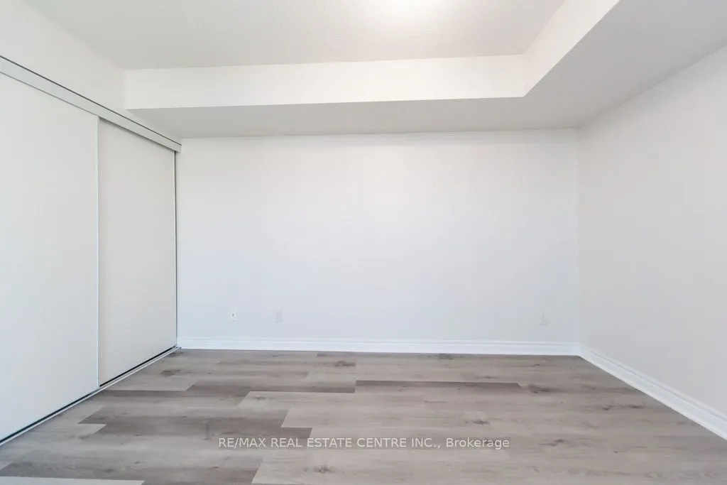 208 Enfield Place, #2701
