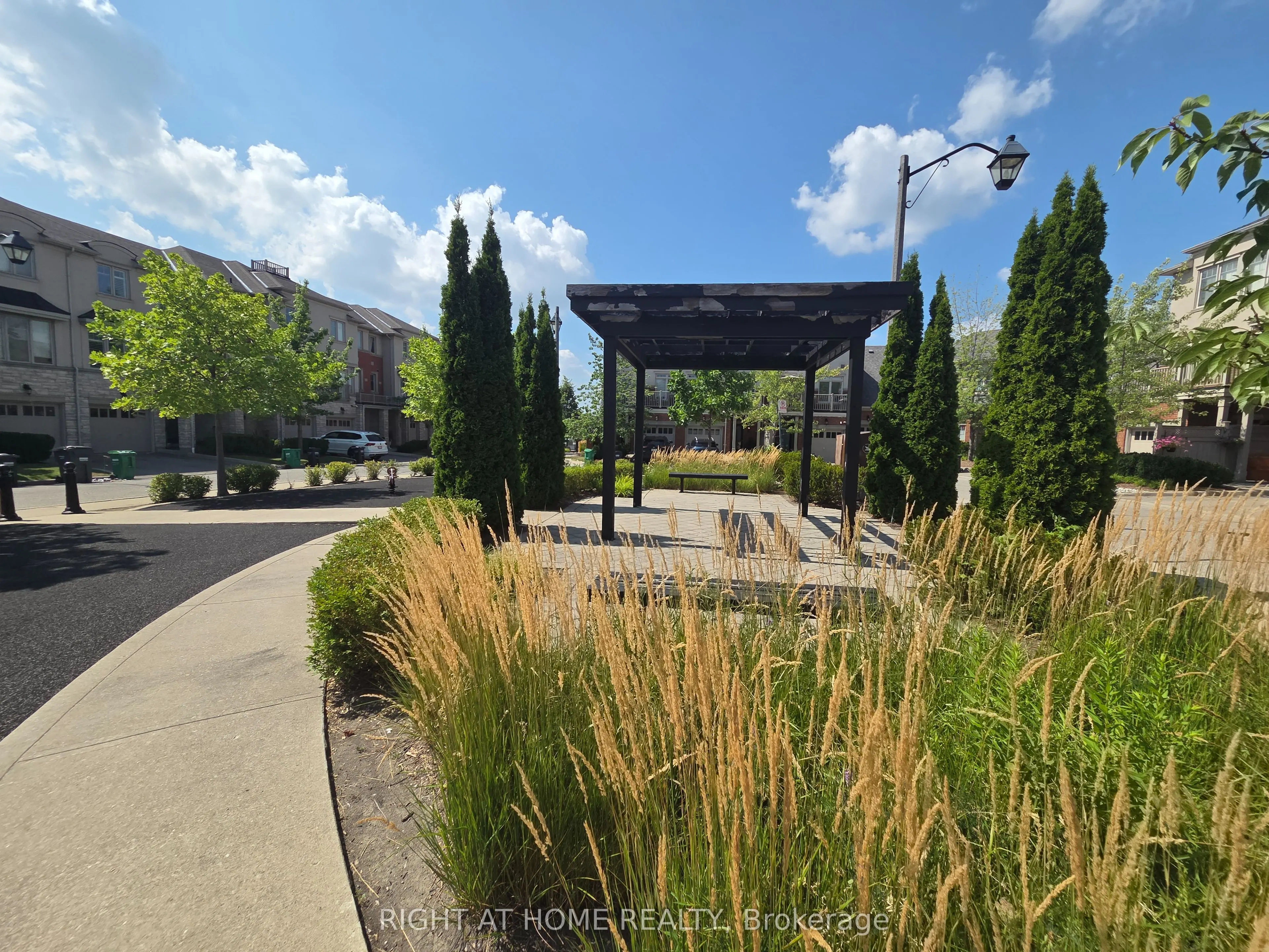 5715 Tenth Line W, #1