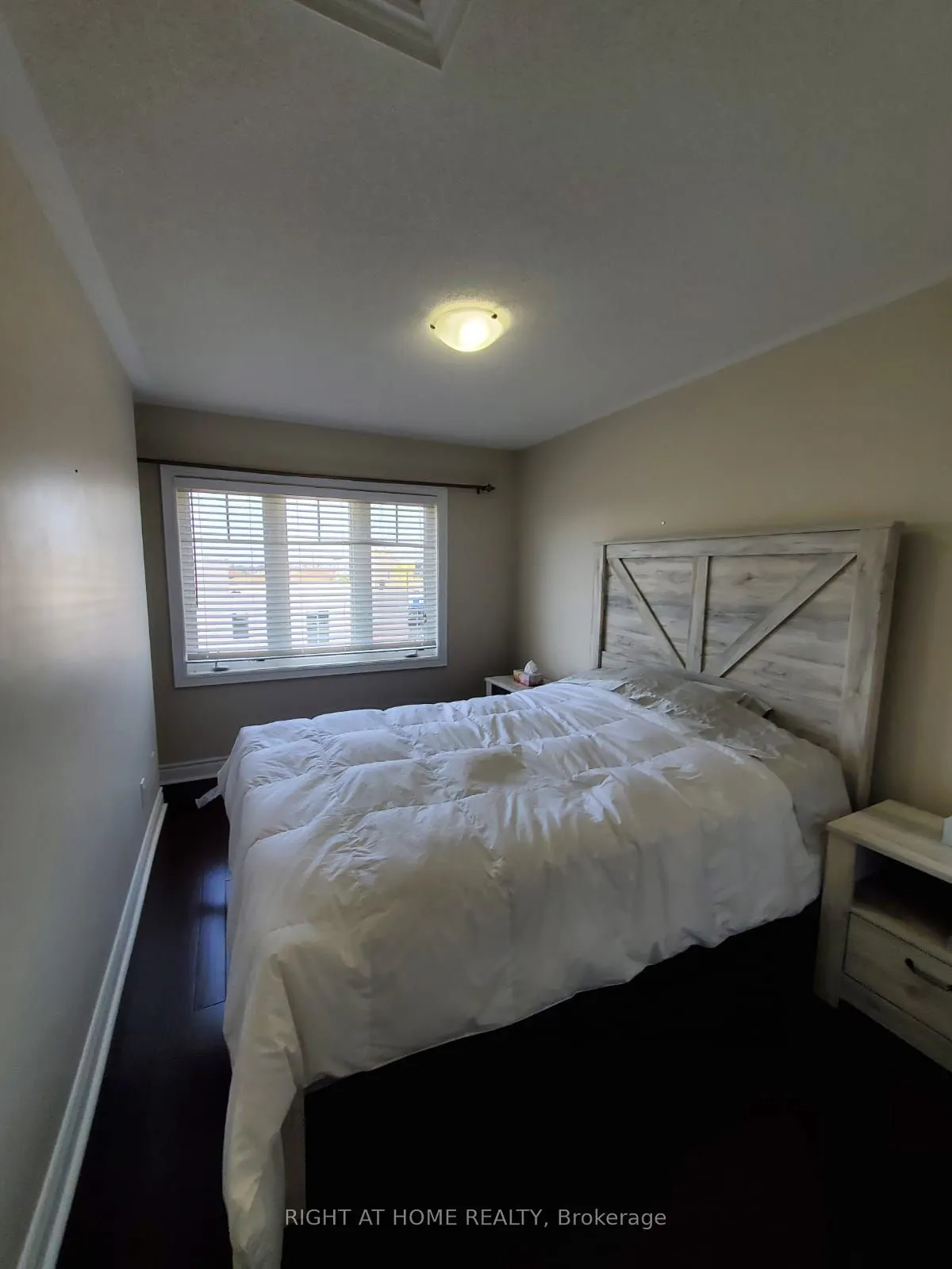 5715 Tenth Line W, #1