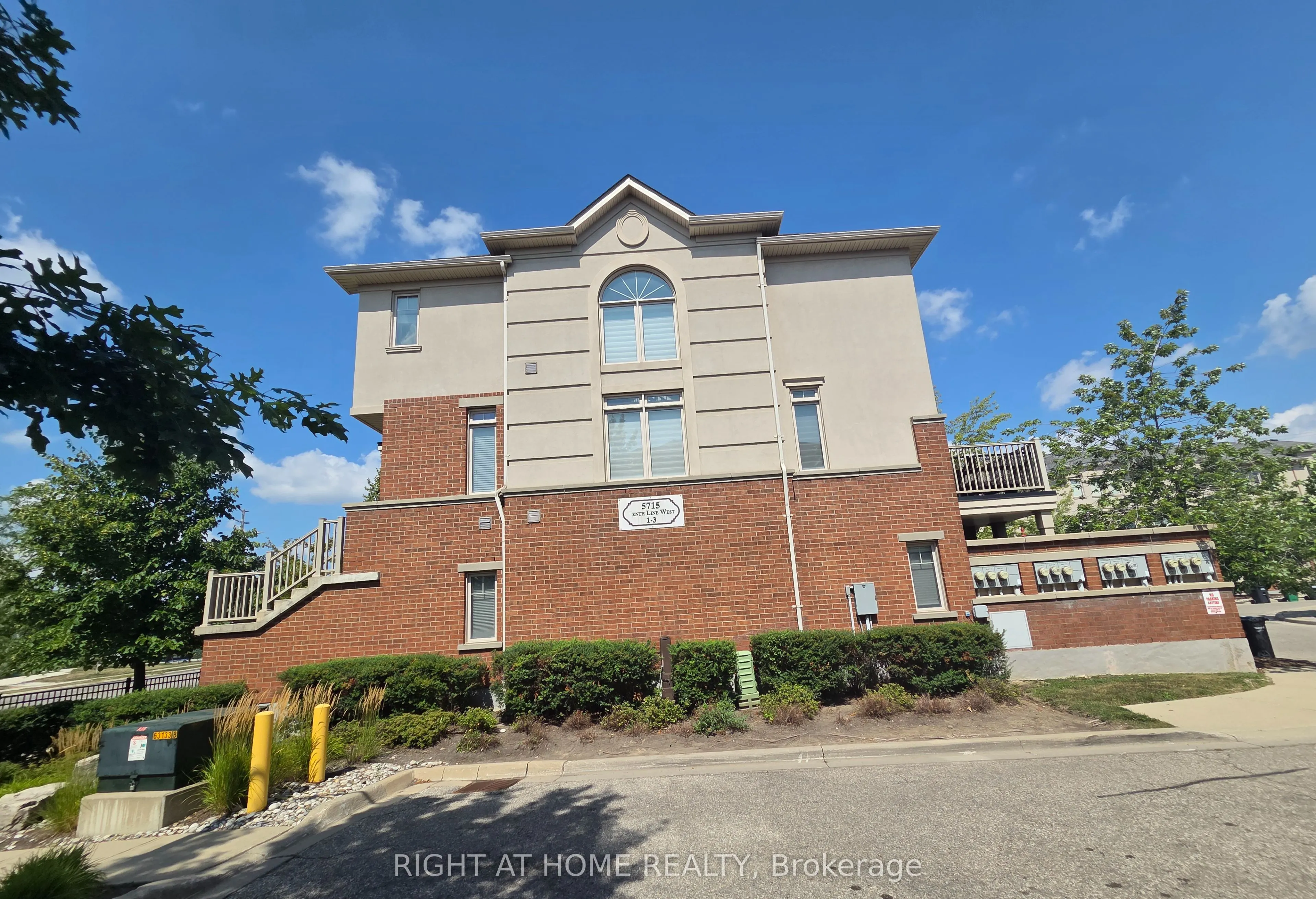 5715 Tenth Line W, #1