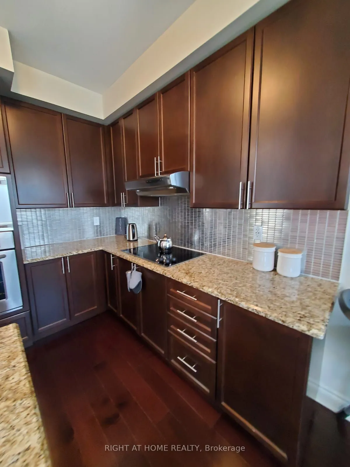 5715 Tenth Line W, #1