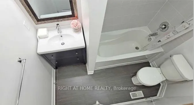 5715 Tenth Line W, #1