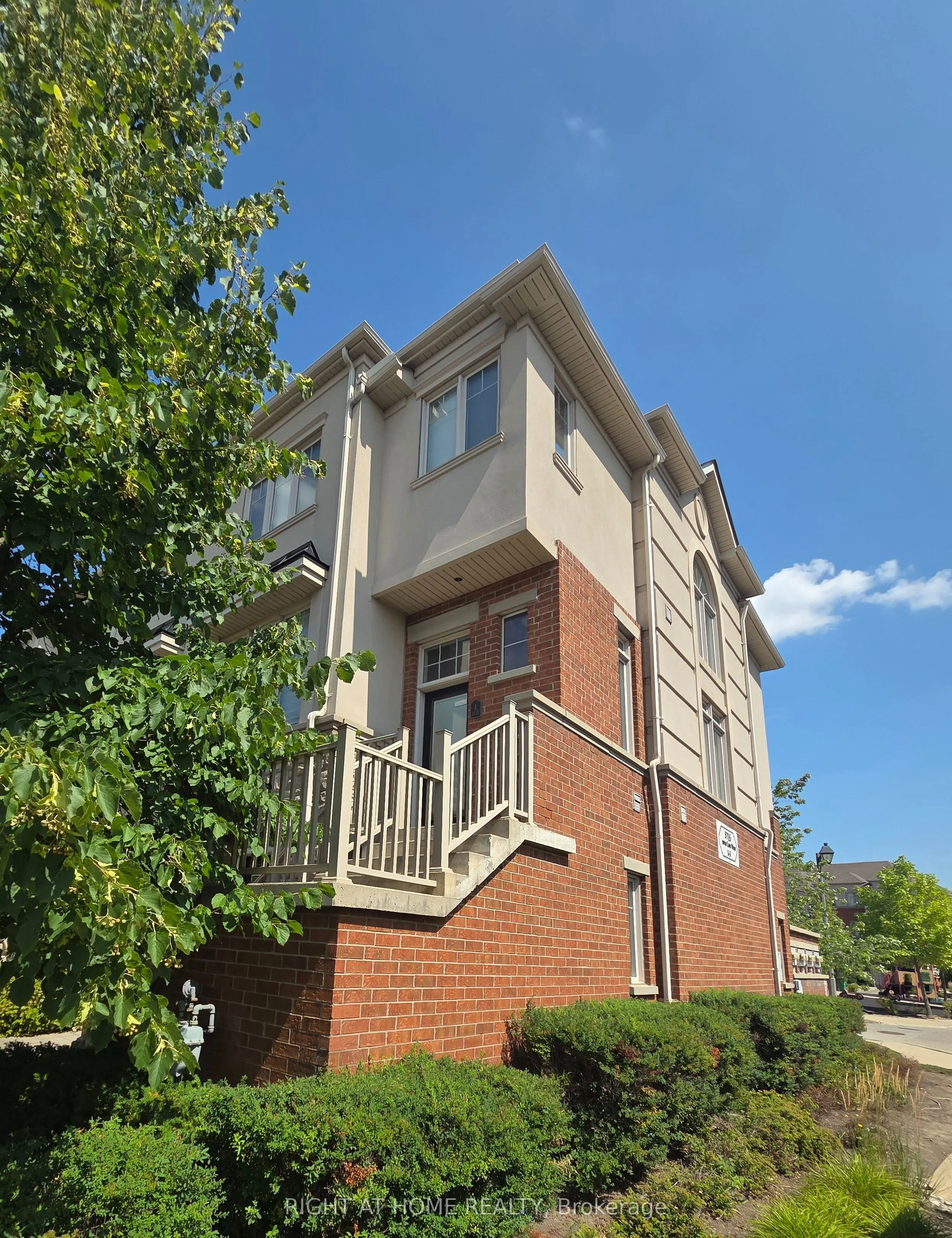 5715 Tenth Line W, #1