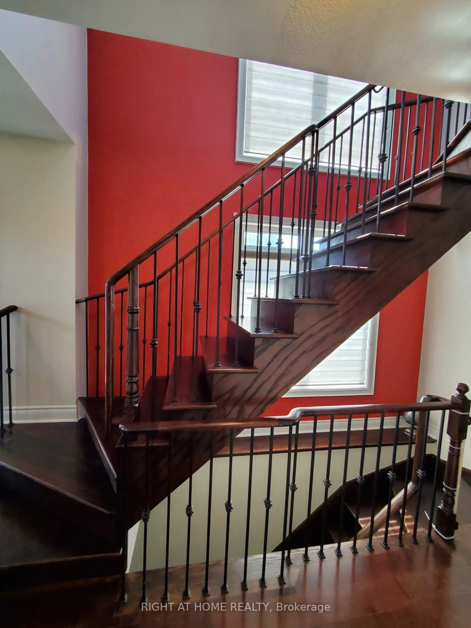 5715 Tenth Line W, #1