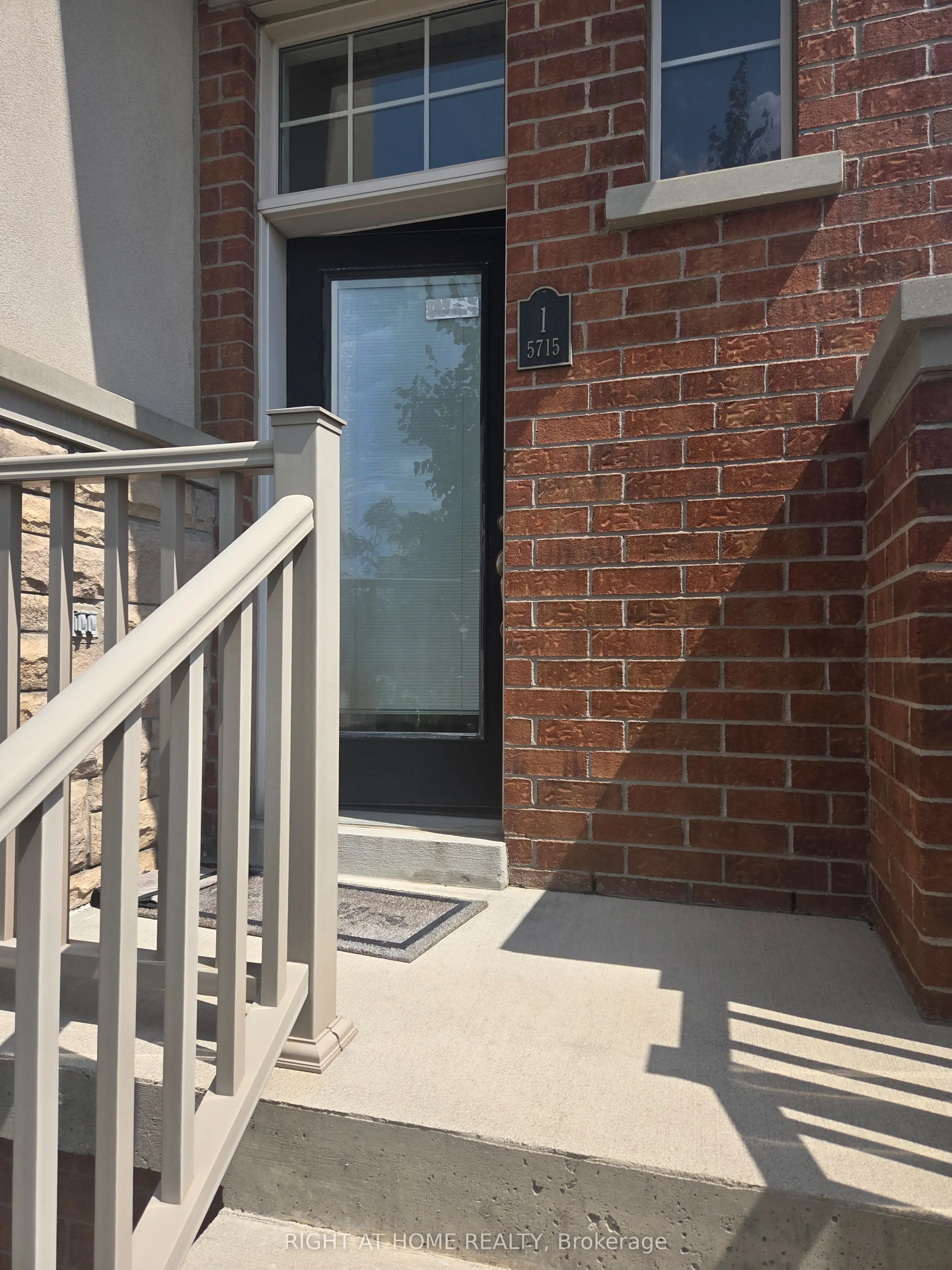 5715 Tenth Line W, #1