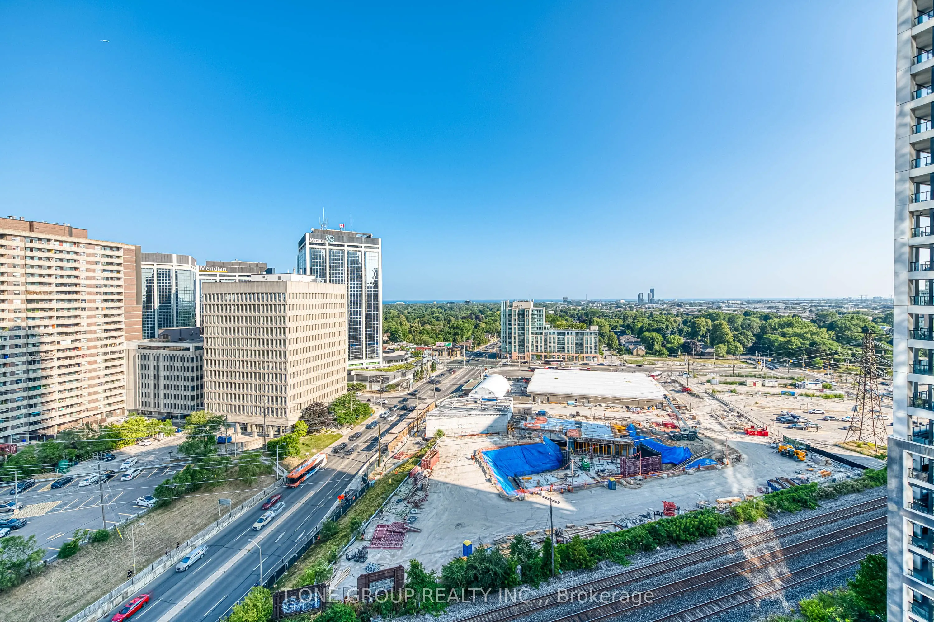 5 Mabelle Avenue, #1428