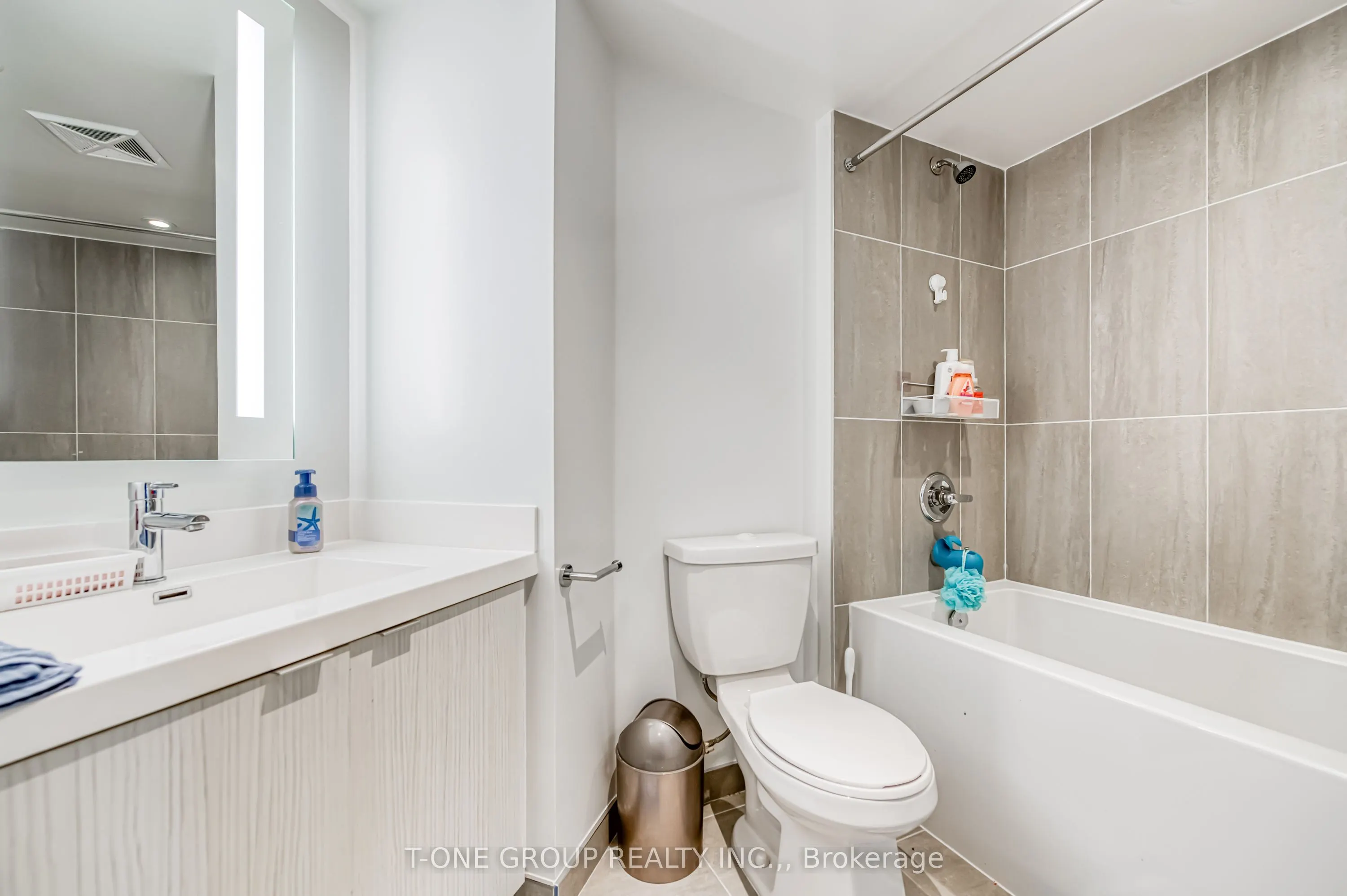 5 Mabelle Avenue, #1428
