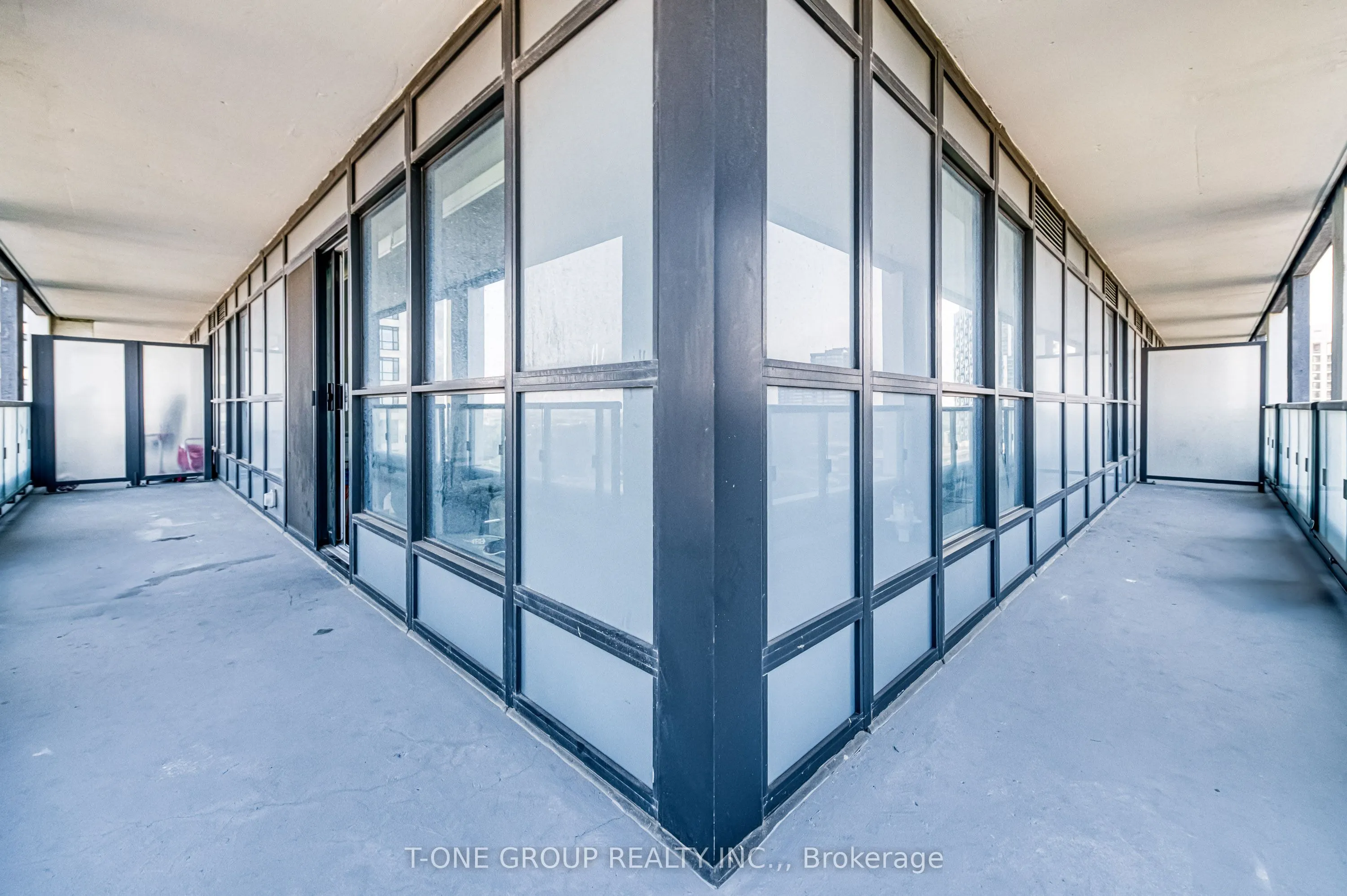5 Mabelle Avenue, #1428