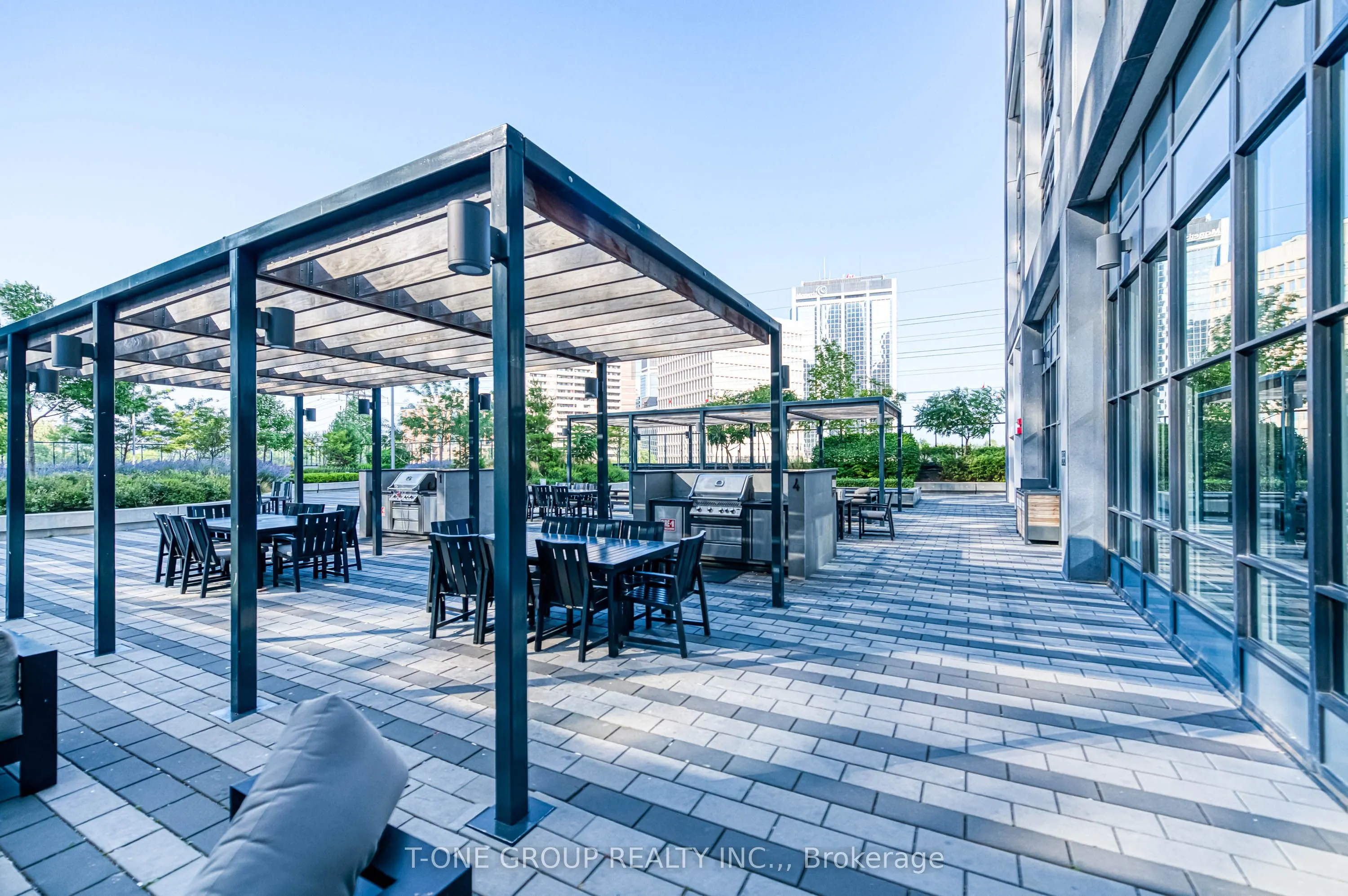 5 Mabelle Avenue, #1428