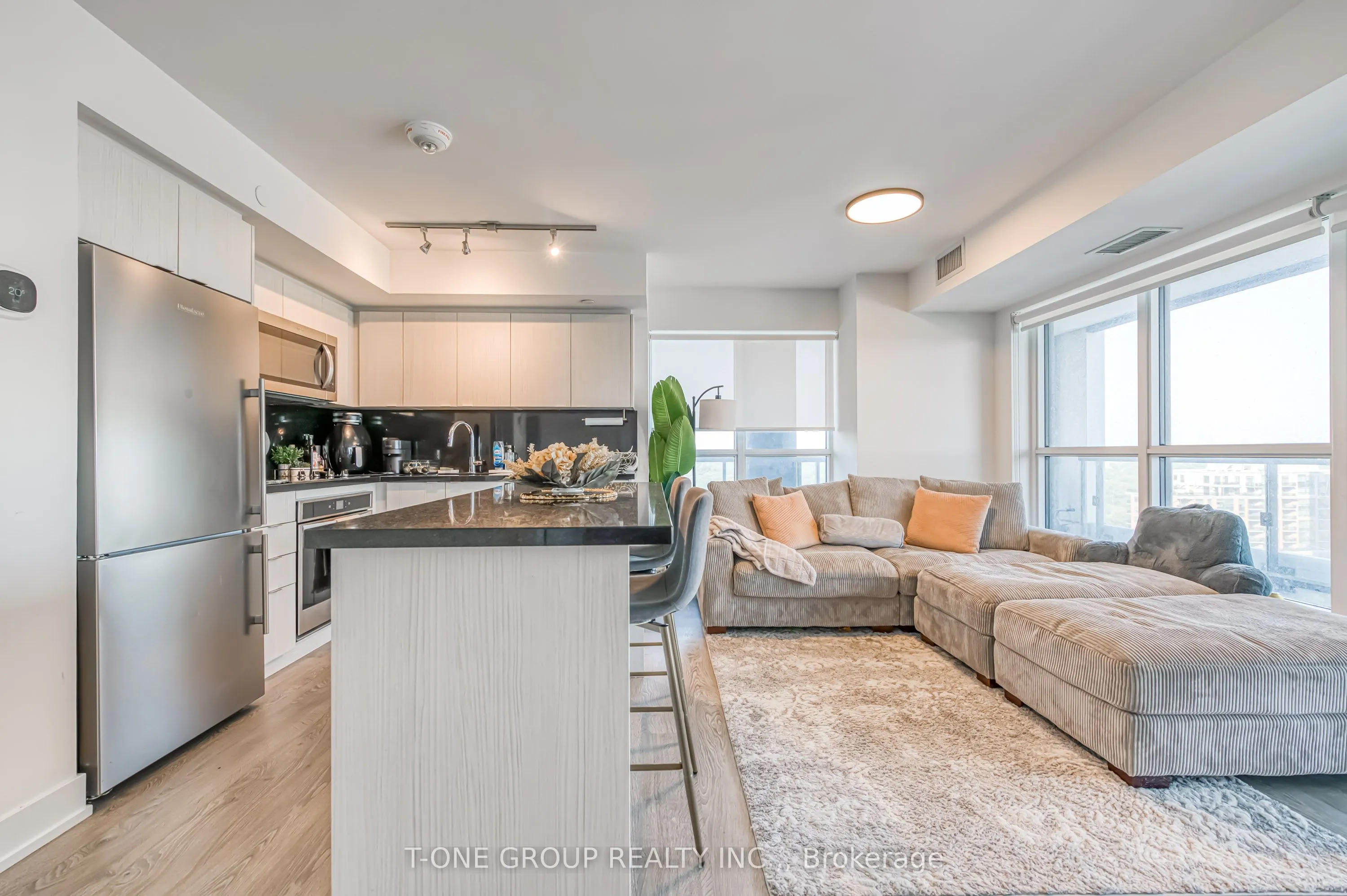 5 Mabelle Avenue, #1428