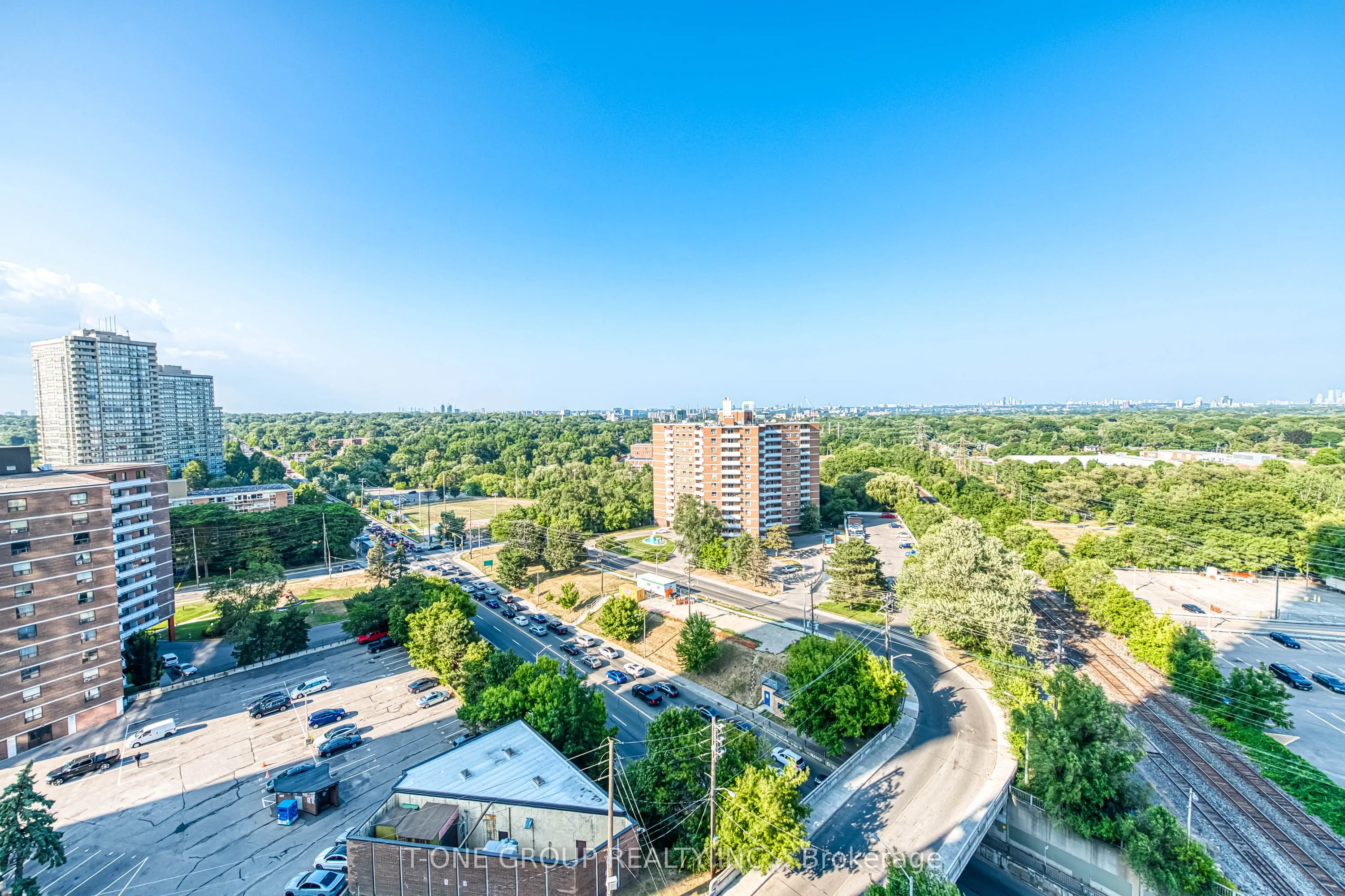 5 Mabelle Avenue, #1428