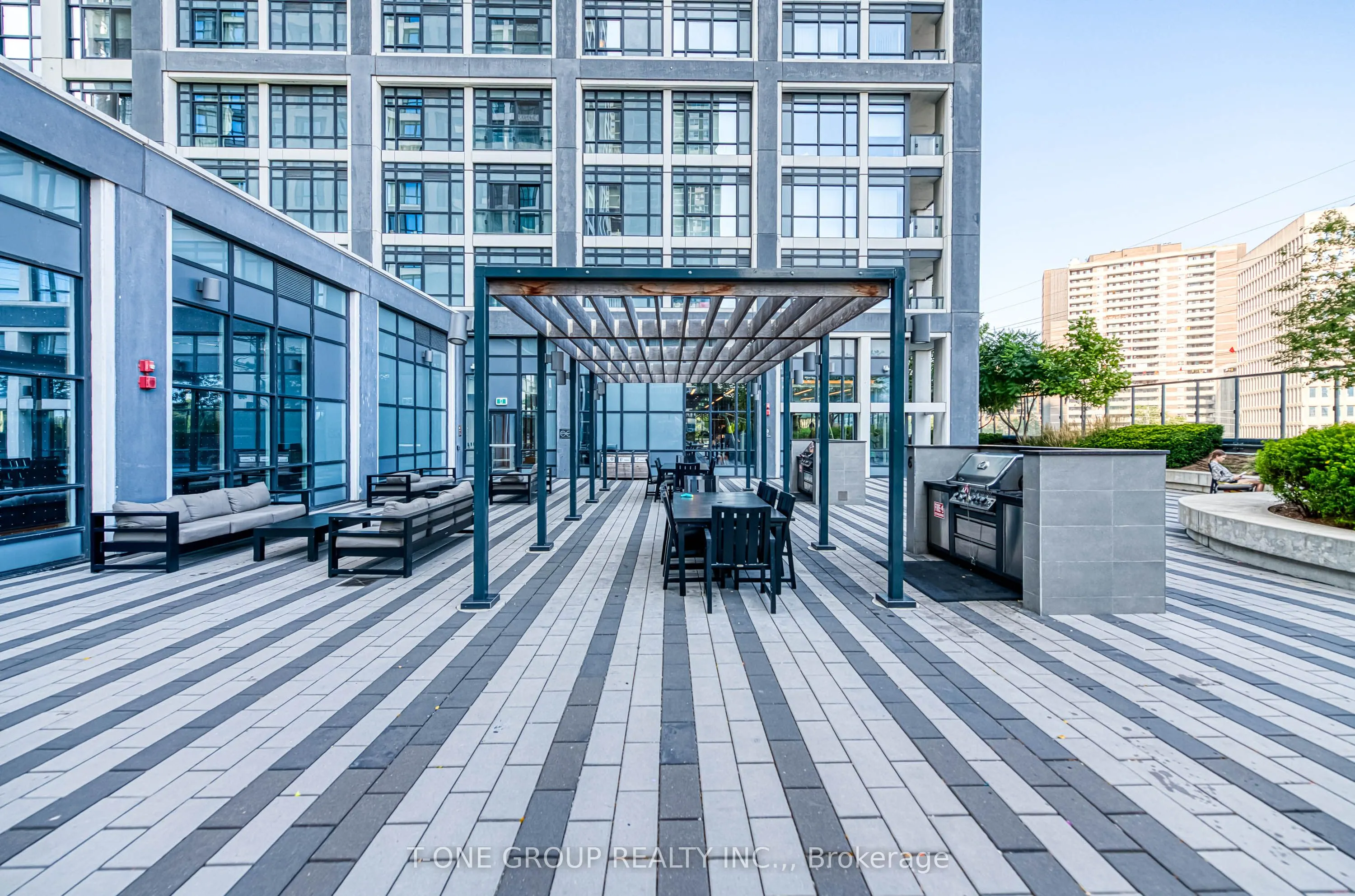 5 Mabelle Avenue, #1428