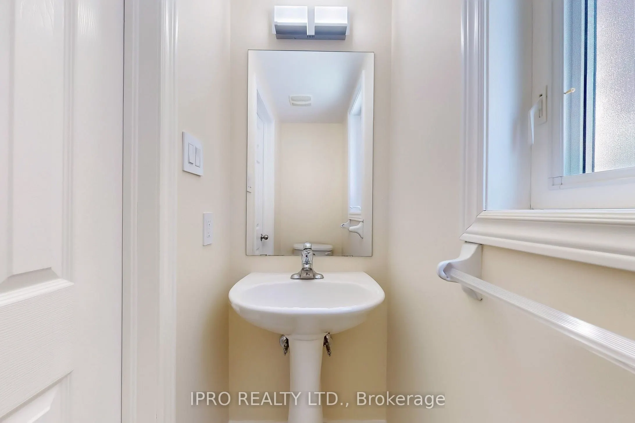 2472 North Ridge Trail S