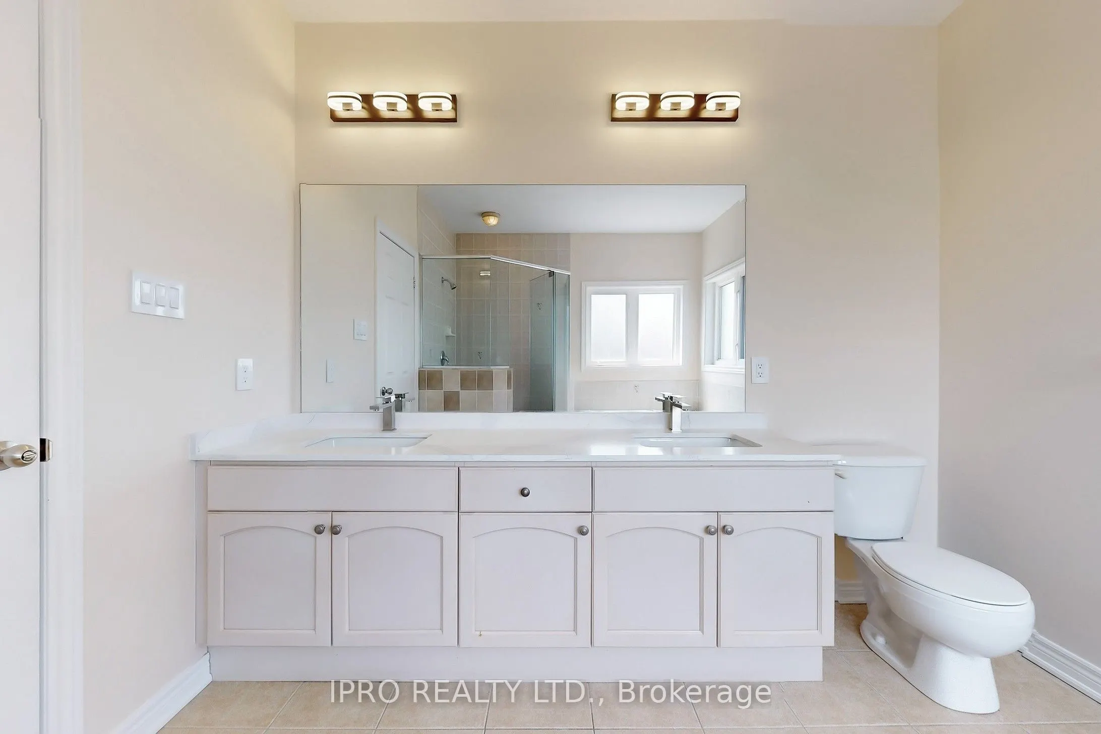 2472 North Ridge Trail S