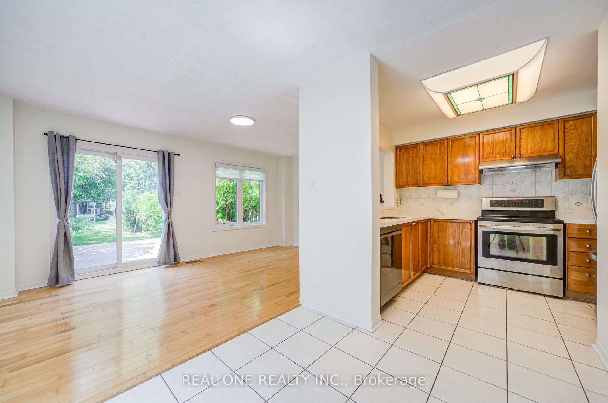 2899 Westbury Court
