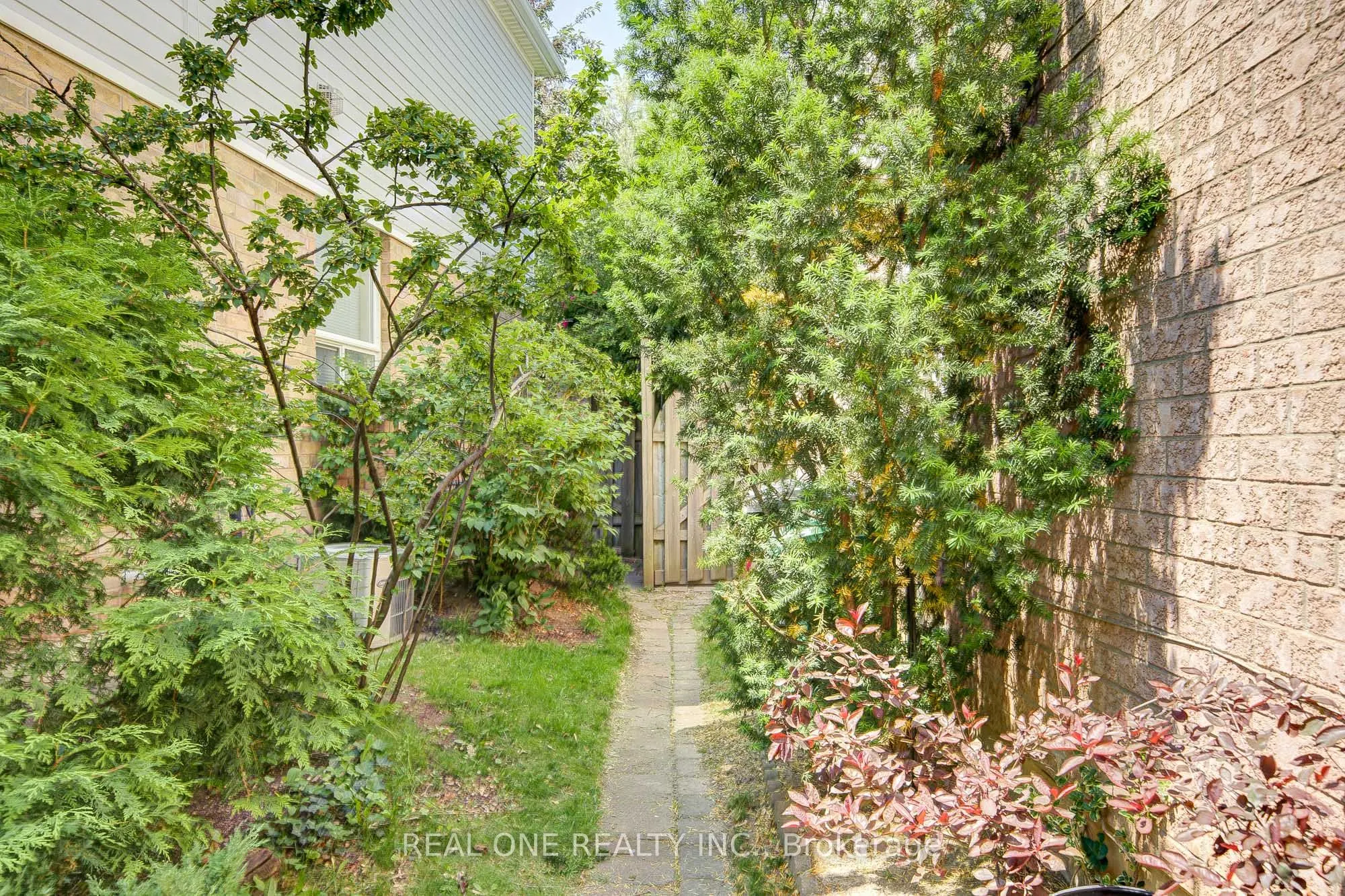 2899 Westbury Court