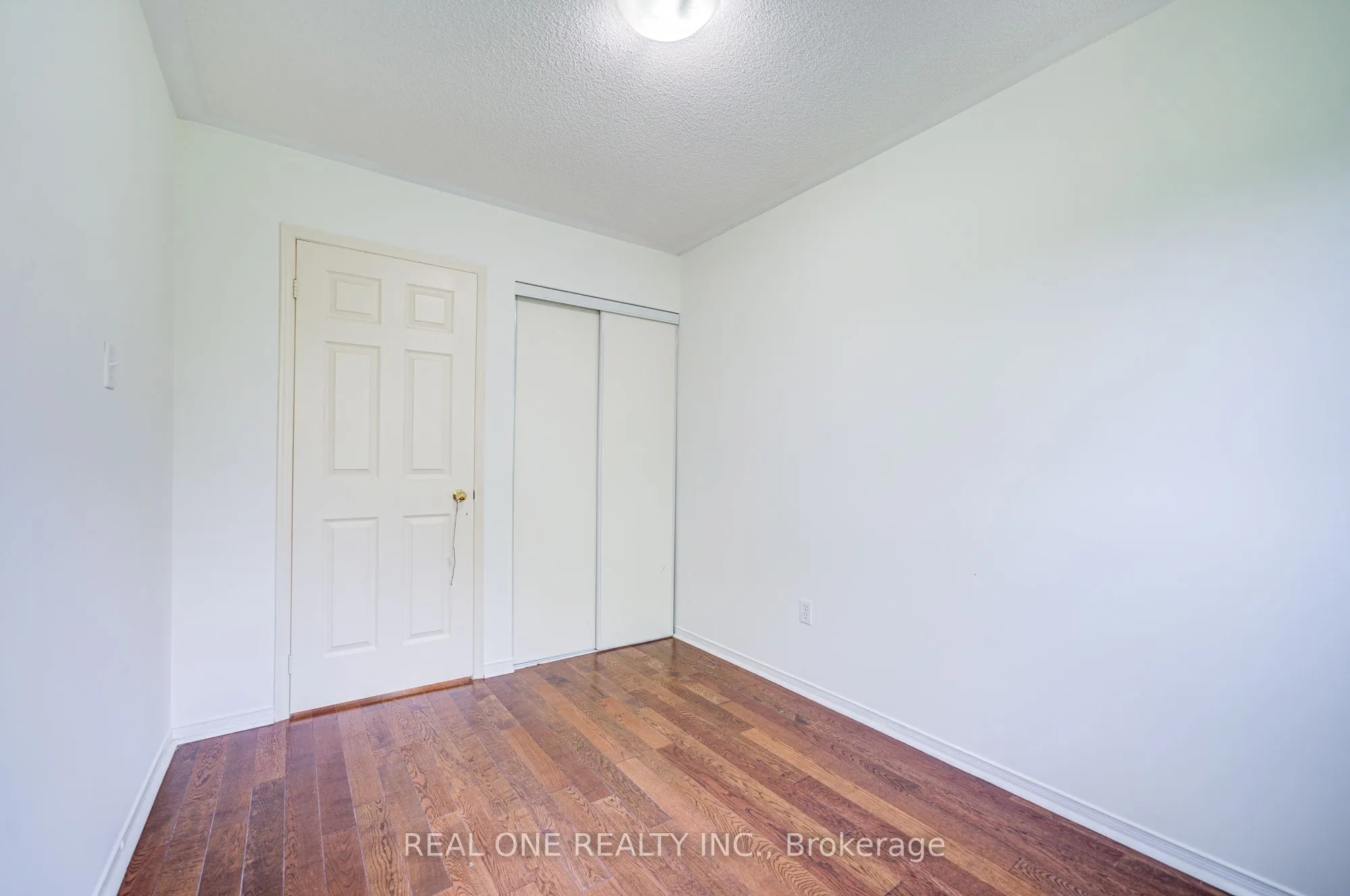 2899 Westbury Court