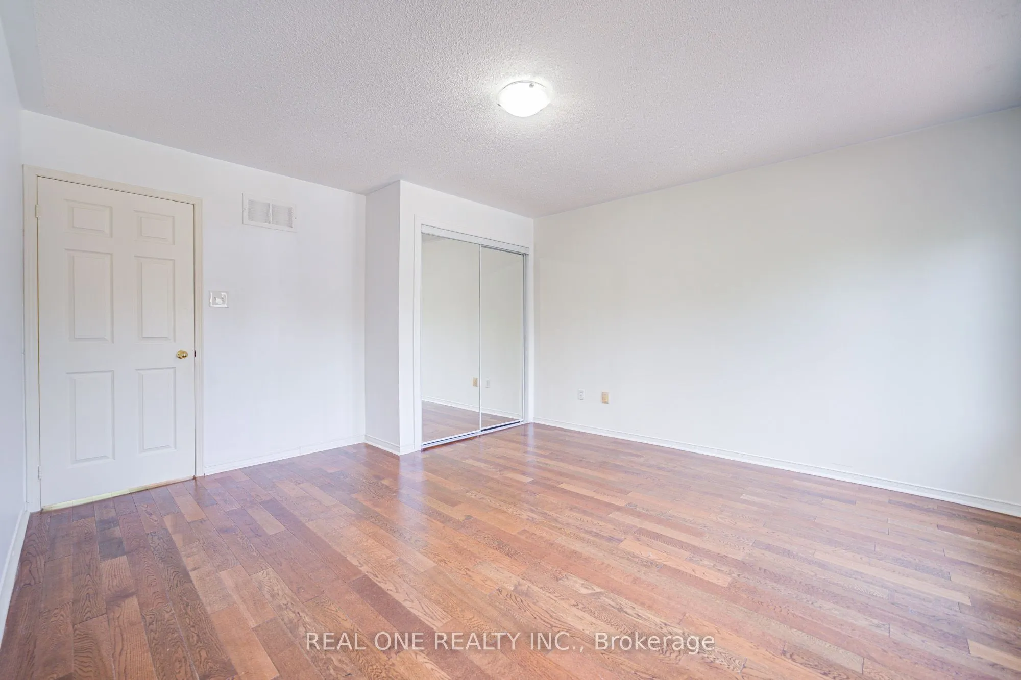 2899 Westbury Court