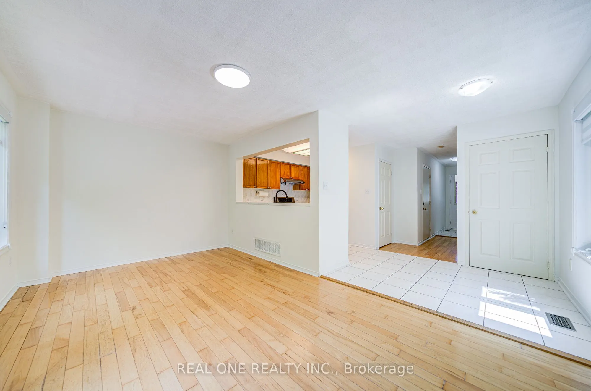 2899 Westbury Court
